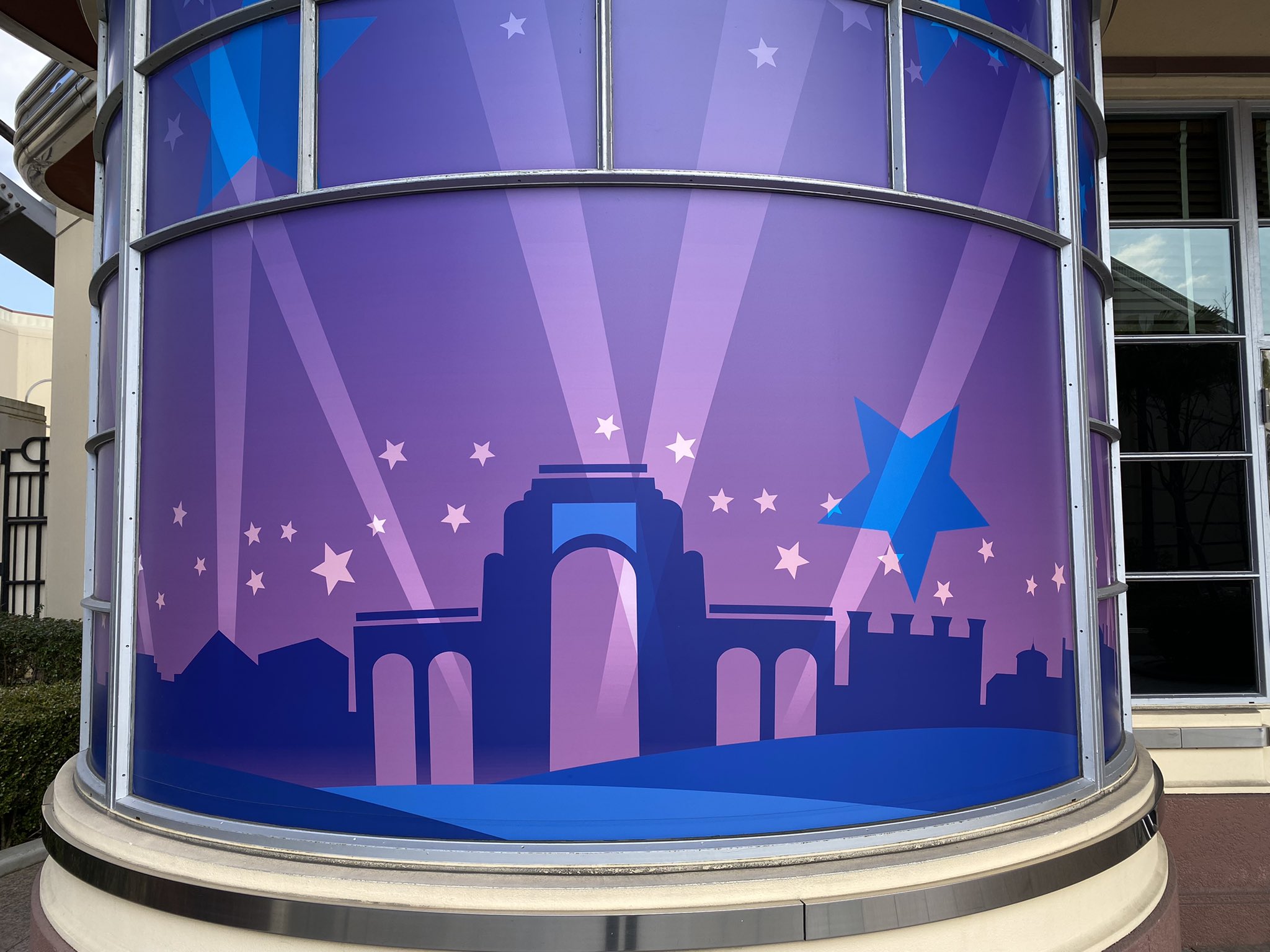 Naoki 少し前にあった Usj壁映えコーデ で使えそうな壁 Usjといえば やはりコロシアムアーチが印象的 おしゃれで可愛らしさもあり 大好きな壁です Usj Usjファン T Co Tr05v5uny2 Twitter