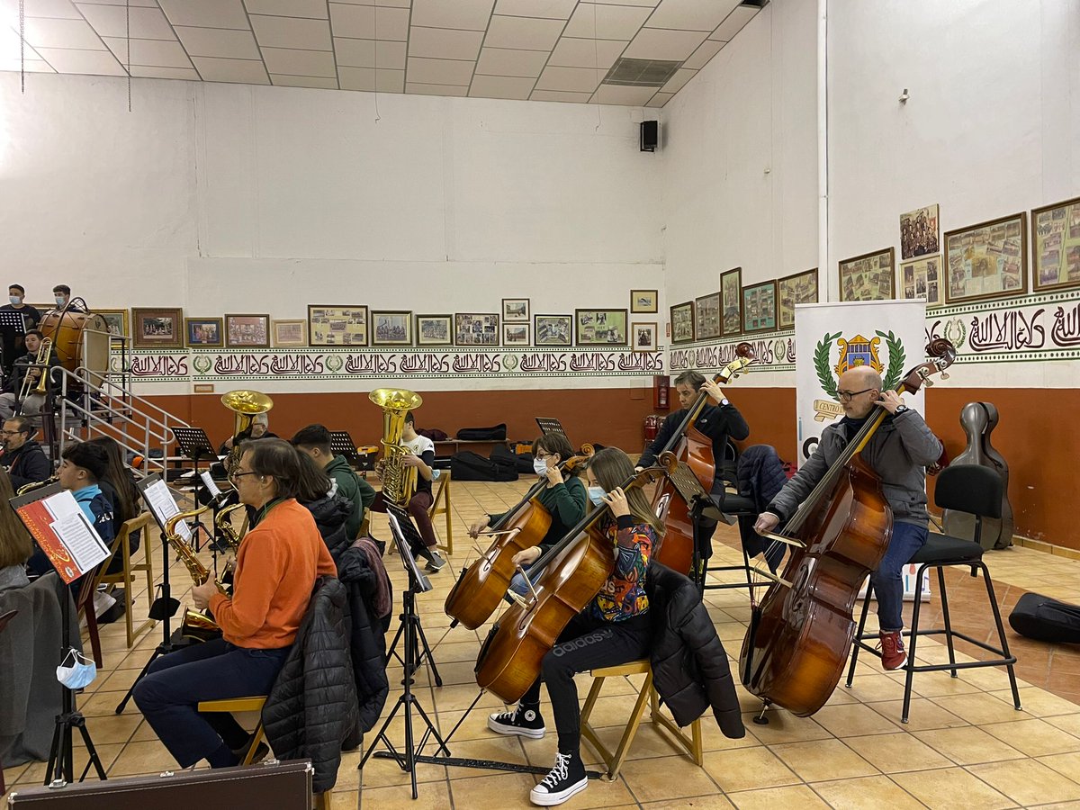 CarlosCastalla's tweet photo. Tot preparat per al concert d'aquesta nit!!
#cimo #cimojove https://t.co/V4MKrCo4JG https://t.co/cPHgIfxsgA