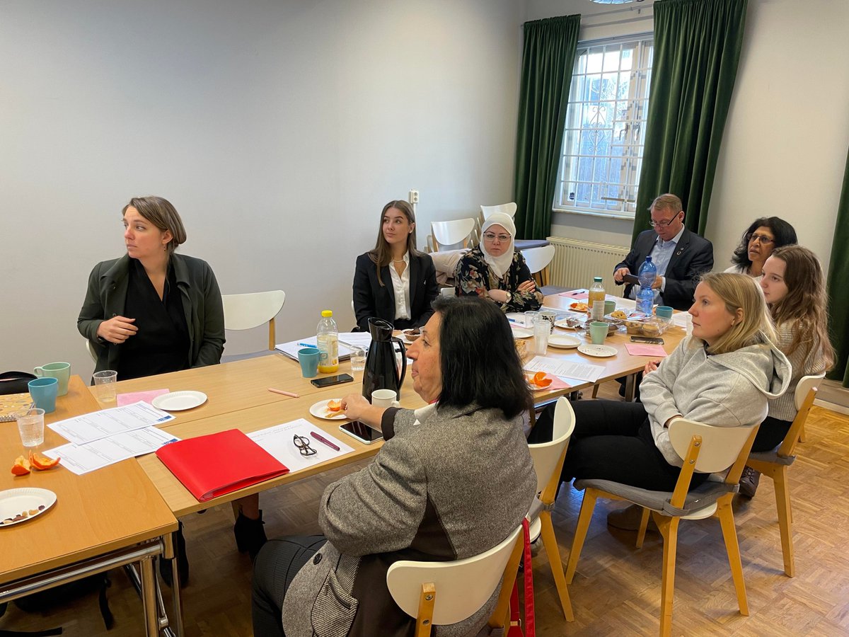 UNAmalmo's tweet photo. Hej allihopa,
I lördags, den 26/2 så valdes en ny styrelse för Malmö FN Förening. Och det är med stor glädje som jag får presentera den för er.
Alexandra Klang, valdes in som ny ordförande för föreningen. Vice-ordförande valdes Klaudia Zielenska, Josefin Schindowski sekreterare. https://t.co/RtcxetxMgO