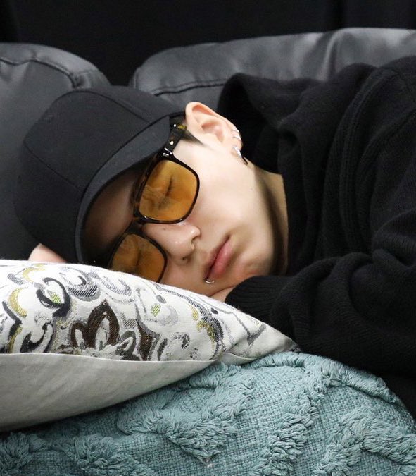 koomellia's tweet photo. babie :(( https://t.co/DBCCrSdeCc