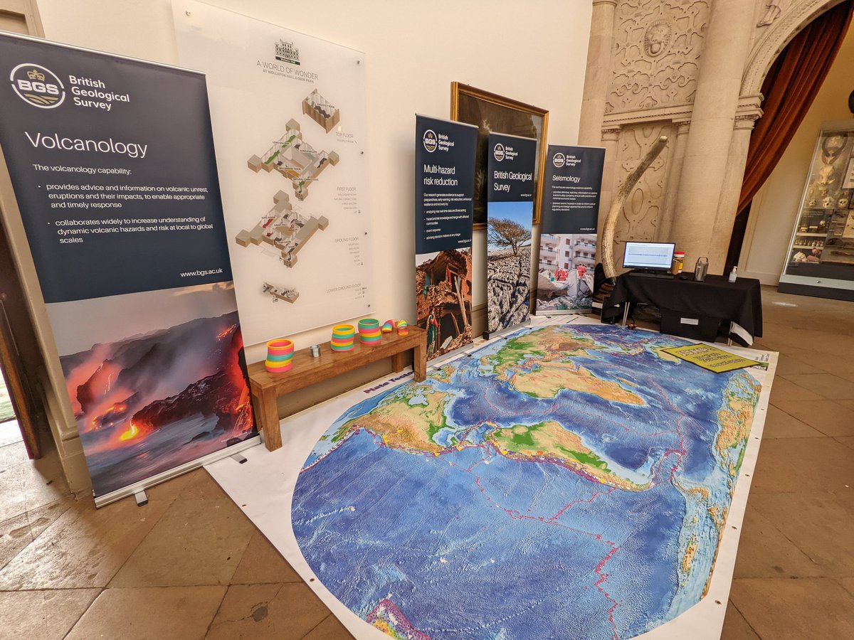 ekh_sci's tweet photo. Not a bad setting for a day of talking science. Bring on the crowds!
#ScienceInThepark @WollatonHall @BritGeoSurvey https://t.co/VfAnJXcEmq
