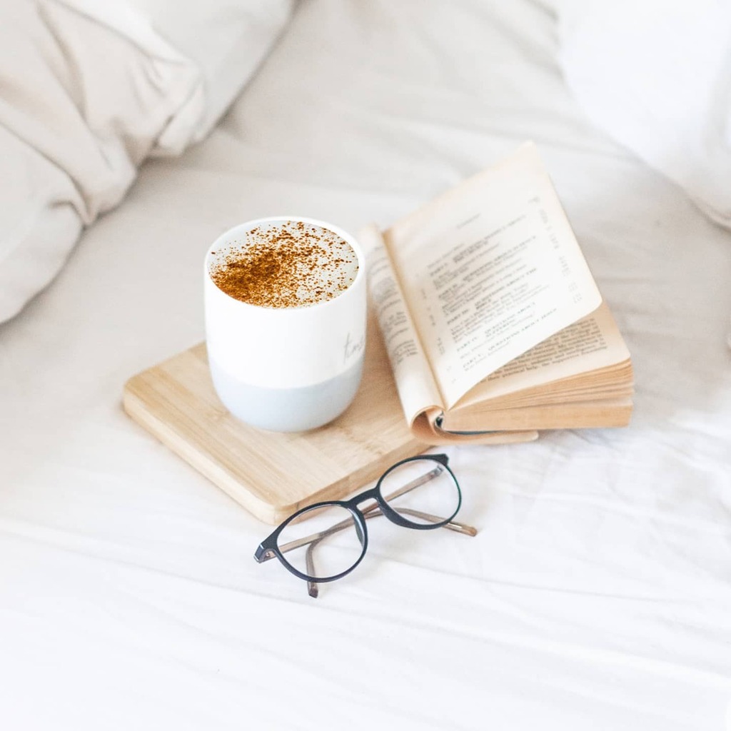 ellaandbea's tweet photo. Happy Saturday 💕

I'm having a chilled out day, coffee, book and going to do some new designs. 

The cold weather causes havoc with my fibromyalgia, so staying in and relaxing today.

What are you up to today? 

#relaxing #weekend #weekendvibes #coff… https://t.co/xqNhZI2jDG https://t.co/pryrJ5zV9P