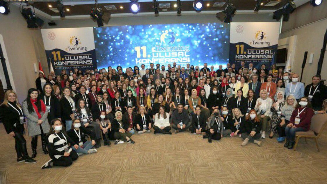 tretwinning's tweet photo. 📣Salgın sebebiyle 2020 yılında yapılamayan eTwinning 11.Ulusal Konferansı 17-19 Şubat tarihlerinde 278 öğretmenin katılımıyla;
2021 eTwinning 12.Ulusal Konferansı ise 1-3 Mart tarihlerinde 298 öğretmenin katılımıyla @tretwinning UDS tarafından Antalya'da gerçekleştirilmiştir.
⬇️ https://t.co/xTGPAnZav5