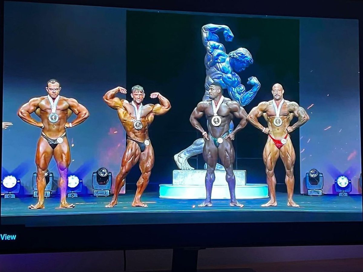 HUGE congratulations to Andy Scott who came 2nd place at the Arnold Classic USA campaign🏋🏽🇺🇸

The hard work paid off. You are a true inspiration and proud to have you as part of the team at Future Fitness👏🏽 

#ArnoldClassic #Glasgow #Bodybuilder