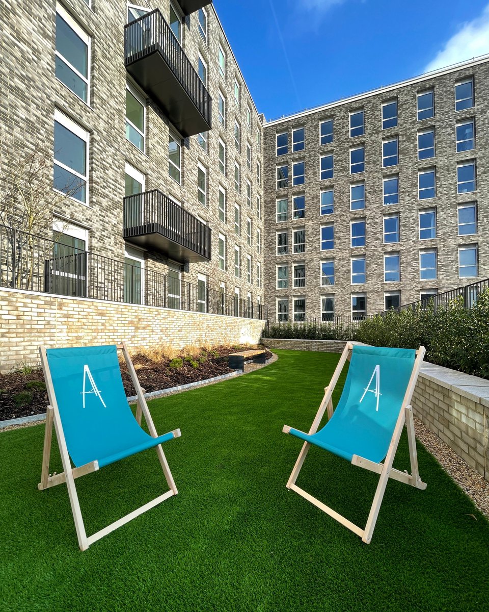 Aren’t they pretty 😍
and a blue sky to match, is there anything better? ☀️💙

For more information, check out our website! hubs.li/Q015mHVl0

#manchester #salford #manchesterapartments #salfordapartments