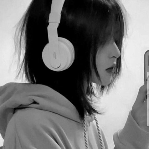 konohacityrp's tweet photo. Ficha On.
Nome: Kyouka Jirou
Idade: 21
Sexualidade: Bissexual
User: @kyoojir_ 
Pronomes: ela/dela
Origem: Bnha
Ocupação: Artista de rua

Personagem 2D e Shape: https://t.co/zV4LeAKvsu