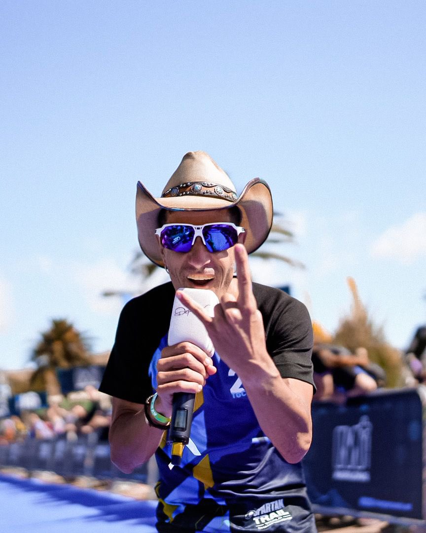 Sábado de fiesta en Gran Canaria celebrando el XX aniversario de <a href="/TransGC/">The North Face Transgrancanaria</a> Os espero a todas/os en Parque Sur 🤟🏼 

📷 <a href="/vegrados/">Veintisiete Grados</a> 
#transgrancanaria #TGC2022 #trailrunning #Grancanaria #deparunner