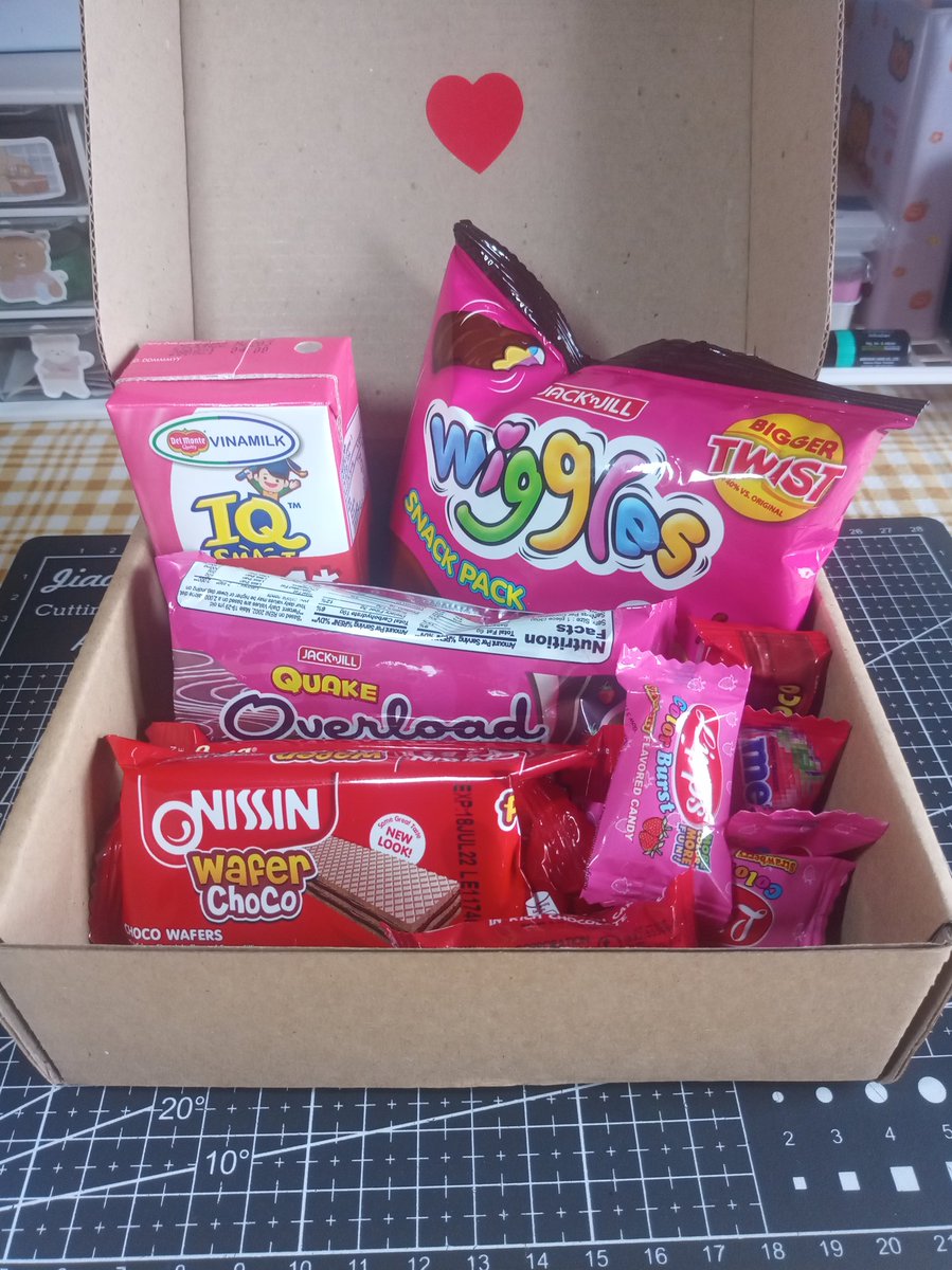 jeyonism's tweet photo. ꒰ #domails 💌 ꒱ 

— loe te @jjleemails !! tysm for giving me this care package i really appreciate it :( bawi ako soon laview 🤍🤍 and also thank you @wecarebears_ for the vv secured packaging <3 https://t.co/0LFO3zpSu4