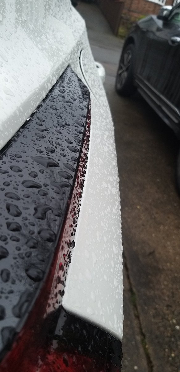 grahambennett55's tweet photo. Just taken delivery of a new Qashqai. Filler cap cover not flush with bodywork. Dealer says they're all like it. Just checking @NissanUK is this really a design feature??? https://t.co/68VtTgC1BI