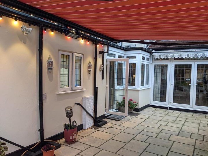 LanaiOutdoor's tweet photo. A Lanai Awning installed for customers in London E4.
 
4.2 metres wide with a projection of 3.6 metres, with LED lighting and a heater.
 
Please contact us on info@lanai-outdoor.co.uk with any enquiries.

#Lanai #Awning #OutDoorlife #LiveLifeOutdoors #DineAlfresco #GardenLife https://t.co/lHMvGuZmC1