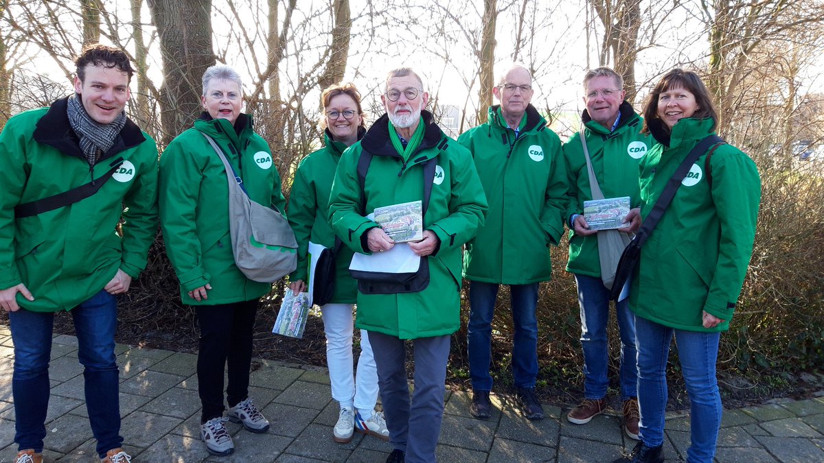 #CDA #SCHAGEN Groene golf.  Tijd voor een broodje in dorpshuis Ahoj.