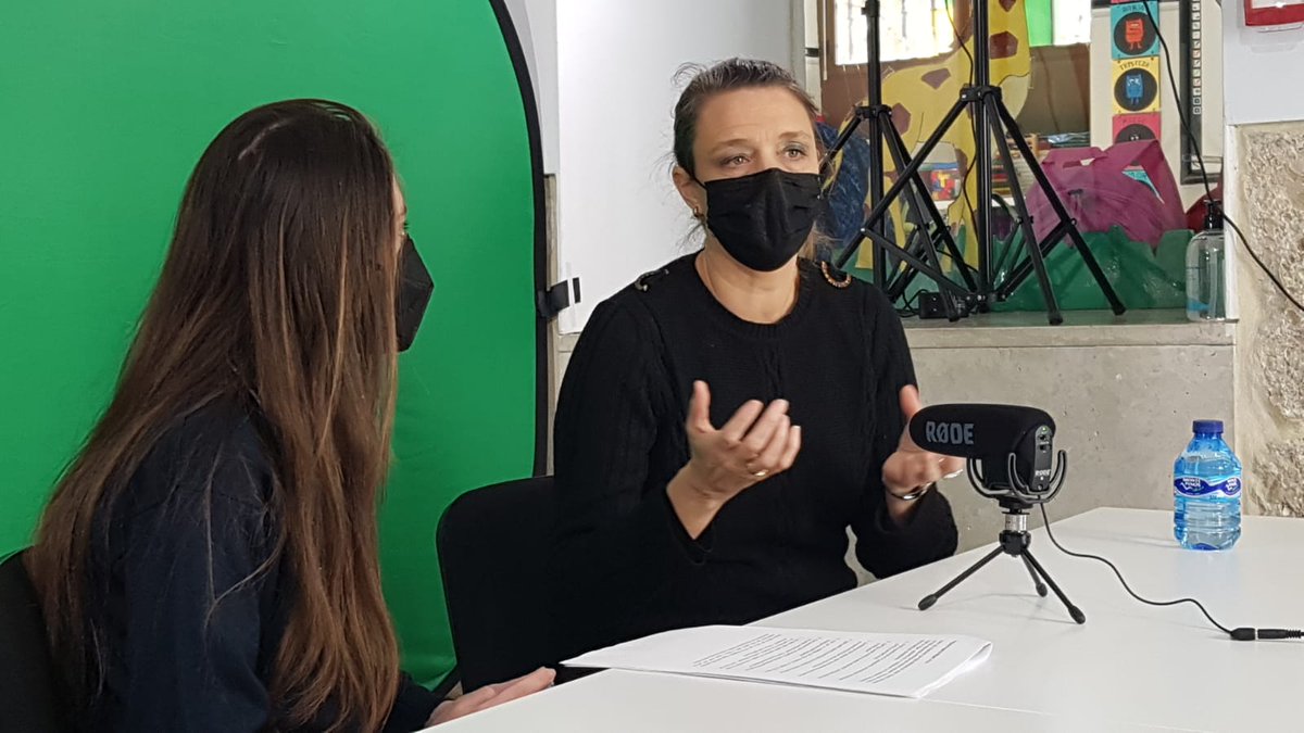 jymvedruna's tweet photo. La siguiente en pasar por nuestro set de entrevistas es @angela_demiguel , presidenta de la Confederación Vallisoletana de Empresarios @CEOEValladolid
#eventoJyM #colegioValladolid #GoogleEDU #comprometidosconTIC #APS #GoogleReferenceShcool https://t.co/SuqgditioR