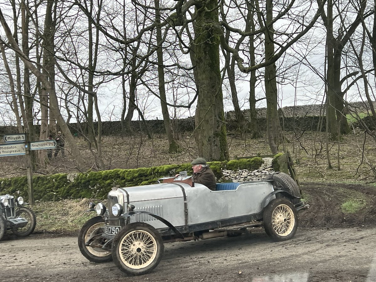 nickygriffiths's tweet photo. Great day out for @DalesDerby #raynet in the Peak District with @tomgriffiths30 https://t.co/nPjeSN7LRM