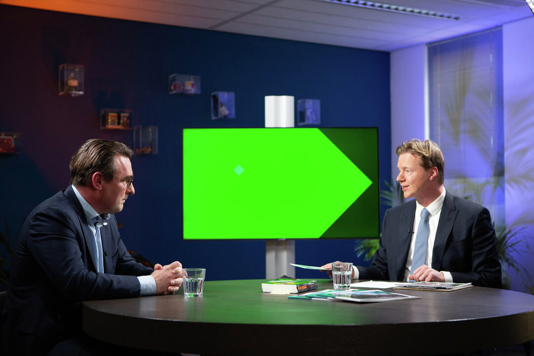 Hoe gaat Groep de Mos/HvDH nu om met giften aan de partij❓Kijk dinsdag naar de laatste aflevering van 'The Interview: aan tafel met The Hague &amp; Partners', met Richard de Mos. 🎙️ #GroepdeMos #politiek #interview #denhaag #thisisthehague