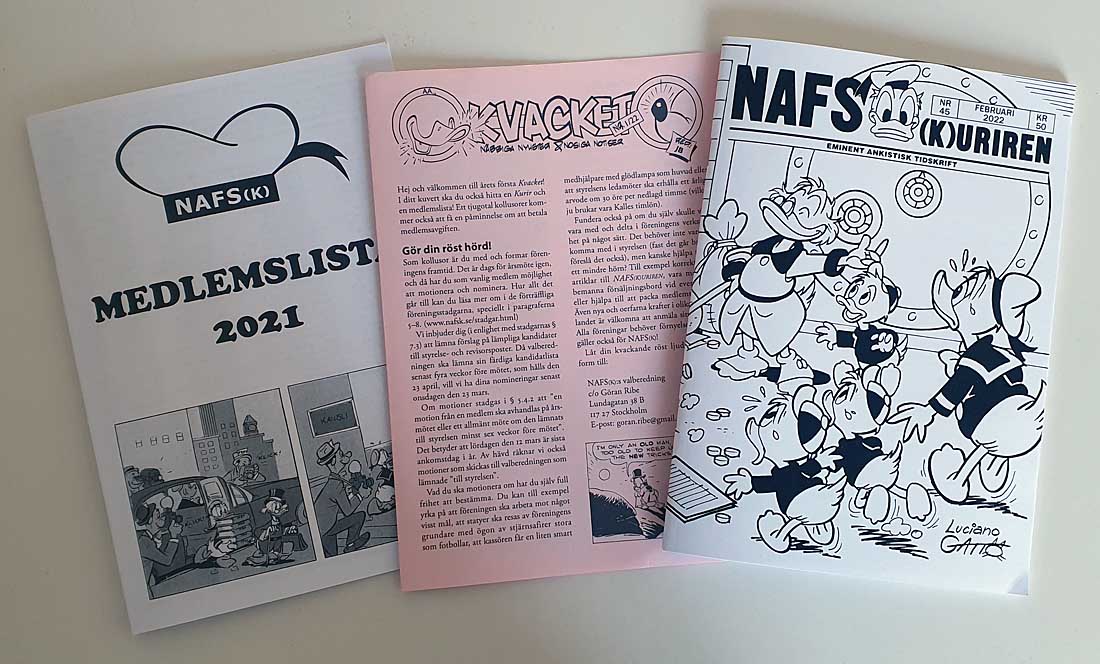 Caltex_98's tweet photo. Utskick från @nafsk med nr 45 av (k)uriren, Kvacket 1/22 och ny medlemslista. Min kommission av #LucianoGatto blev ett bra omslag på fram- och baksidan. / New issue of NAFS(k)uriren with my #MagicaDeSpell by Luciano Gatto as wraparound cover. #ankism #serier #MagicaDeHex #comics https://t.co/g0Ehl1F2fh