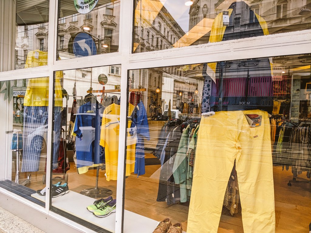 joannabostock's tweet photo. Second hand fashion displays solidarity with #Ukraine https://t.co/IISmiWtDQx