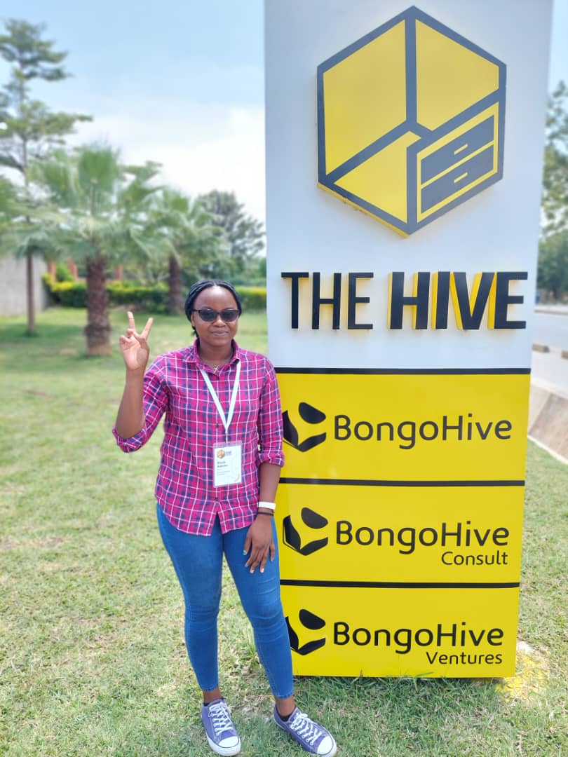 Rhoda_Kakoma's tweet photo. Spent the day at @hivecoworkingzm a great space to work, with super fast Internet and affordable rates. #ZedTwitter #BlackTechTwitter #bongohive #hivecoworking #thehive https://t.co/RpLLRBY2gh