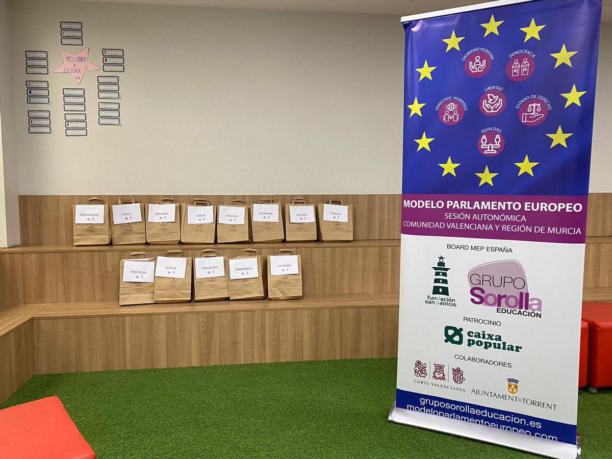 GrupoSorollaEdu's tweet photo. 📍Reunión inicial de la V edición del Modelo del Parlamento Europeo #MEP en Julio Verne School🔝Por delante 3 días de #debates y reflexiones de jóvenes de la Comunidad Valenciana y la Región de Murcia #MEP22 #MEPvslencia #JVS #LDSE #LDSC #MS #colegiosvalencia https://t.co/zaRnJ0HYHV