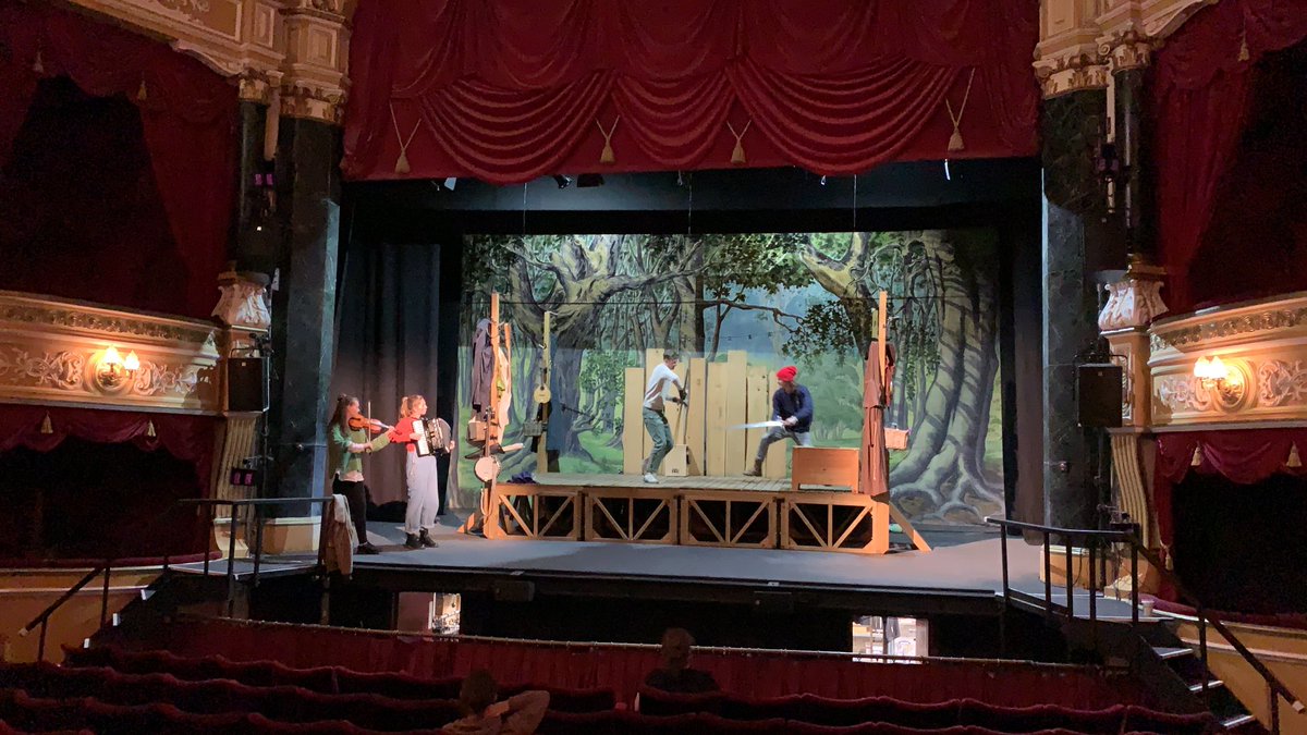threeinchfools's tweet photo. Robin Hood hits @EBTheatres today!
Just getting settled in… #fightcall #theatre #eastbourne
⚔️🍏🏹 https://t.co/qGhiRGRKh3