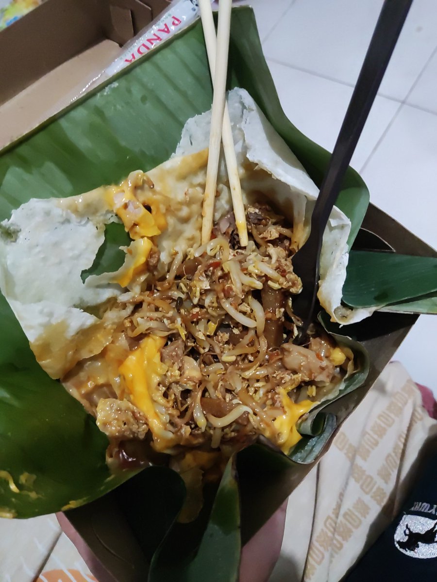 farhanfarid's tweet photo. Wet lumpia https://t.co/Uf0WOoCuNN