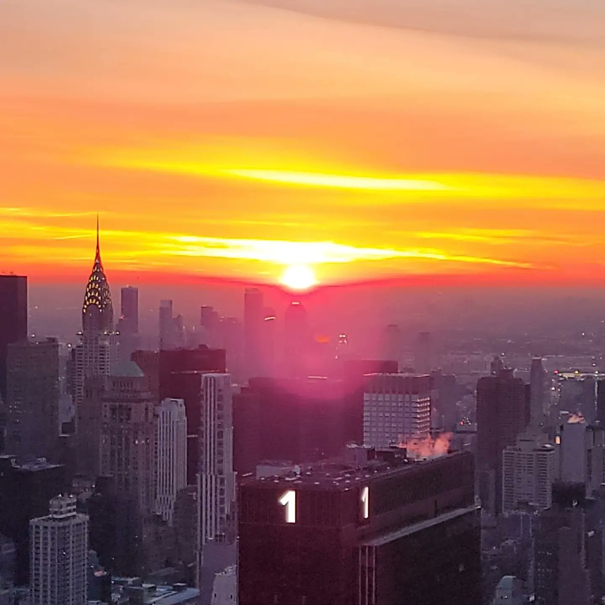 MiaFins1's tweet photo. Good Morning from the 60th floor @ManhattanWestNY #sunshine #SaturdayMorning #laborerlife #local79 #manhattanwest https://t.co/JOSq4fLSQF