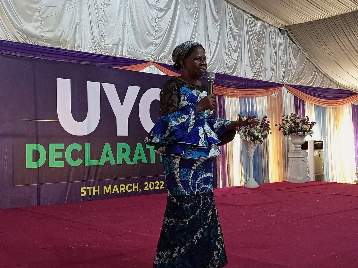 TheNewTrybeNG's tweet photo. Professor Agnes Onyeagba, an 89yr old member of #TheNewTrybe is the first person to deliver her Goodwill Message at the #UyoDeclaration 

In her words, "Nigeria is the BEST country in the world" and @ProfOsinbajo is the BEST candidate for President.
#PYO2023 https://t.co/BxZb1c2IOt