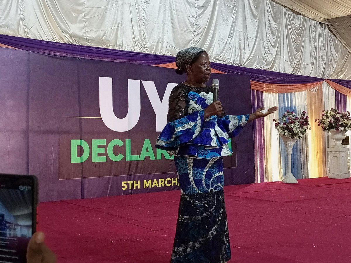 TheNewTrybeNG's tweet photo. Professor Agnes Onyeagba, an 89yr old member of #TheNewTrybe is the first person to deliver her Goodwill Message at the #UyoDeclaration 

In her words, "Nigeria is the BEST country in the world" and @ProfOsinbajo is the BEST candidate for President.
#PYO2023 https://t.co/BxZb1c2IOt