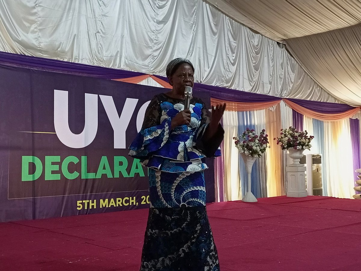 TheNewTrybeNG's tweet photo. Professor Agnes Onyeagba, an 89yr old member of #TheNewTrybe is the first person to deliver her Goodwill Message at the #UyoDeclaration 

In her words, "Nigeria is the BEST country in the world" and @ProfOsinbajo is the BEST candidate for President.
#PYO2023 https://t.co/BxZb1c2IOt