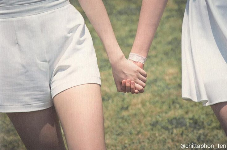 116details's tweet photo. i’ll hold your hand in this cruel world https://t.co/8NiUWcxwvv