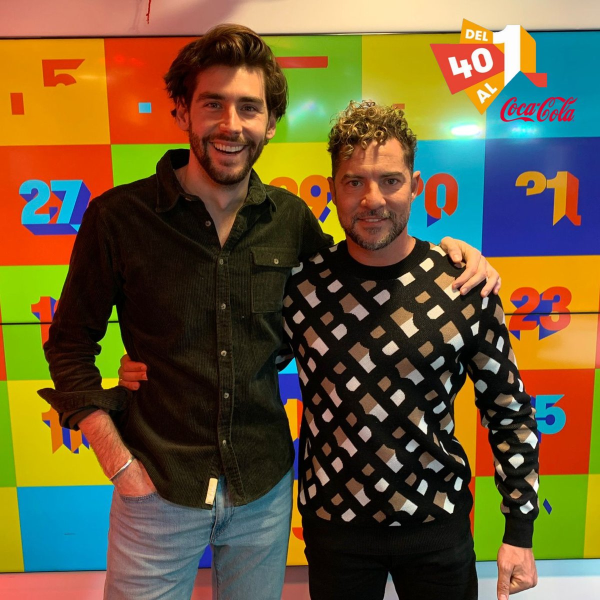 Del40al1_es's tweet photo. ¡Pues sí! @asolermusic y @davidbisbal están en el estudio y acaban de dar su Voto VIP, que ha sido para…

➡️ MÚSICA LIGERA de @AnaMenaMusic 

¡Gracias por votar!
#Del40al1CocaCola https://t.co/eS0pOnT8qo https://t.co/1QlVKxI6qr