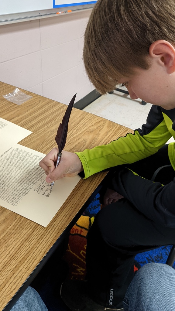 Mr. Caleb's 5th graders signed their own Declaration of Independence with a feather pen and ink as part of their history unit. https://t.co/tWbpeZPxNX