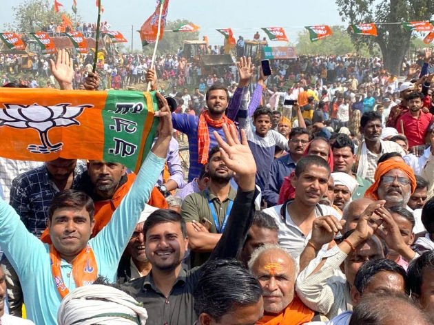 MyYogi_modi's tweet photo. @myogiadityanath जी हम सब आपके हैं https://t.co/ggW2Ubyp6y