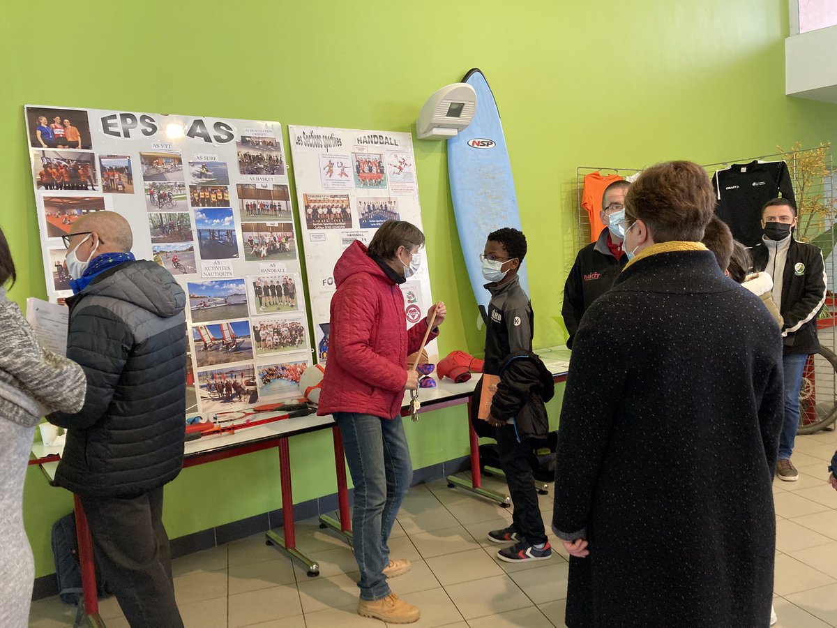 SFND_Lesneven's tweet photo. Portes ouvertes de l’ensemble scolaire hier et aujourd’hui. #SFND #Lesneven https://t.co/4ZyqzBVH75
