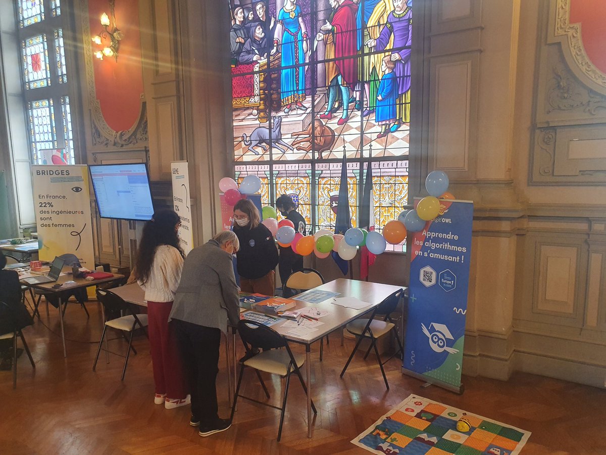 AlexandraBesna2's tweet photo. #GirlsTechDays  valoriser et promouvoir la présence des femmes dans la tech, un véritable enjeu d égalité @BatutMichele  Merci  aux actrices et acteurs du #numetique @orKsGP
@LaFaBrick86 @DigitowlS @StopFisha @Politiquelles  mobilisées pour cette 1ere édition @poitiersfr https://t.co/8QU0KgAsM6