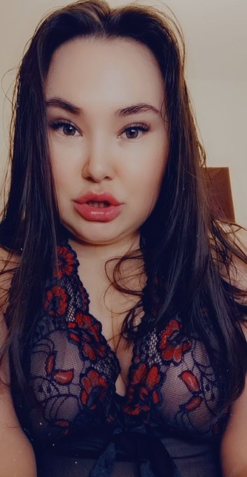 Hi guys &hearts;️ #azizared #asian #asiandoll https://t.co/ELu38w16q7<a href="/tag/azizared"class="tags">#azizared</a><a href="/tag/asian"class="tags">#asian</a><a href="/tag/asiandoll"class="tags">#asiandoll</a>