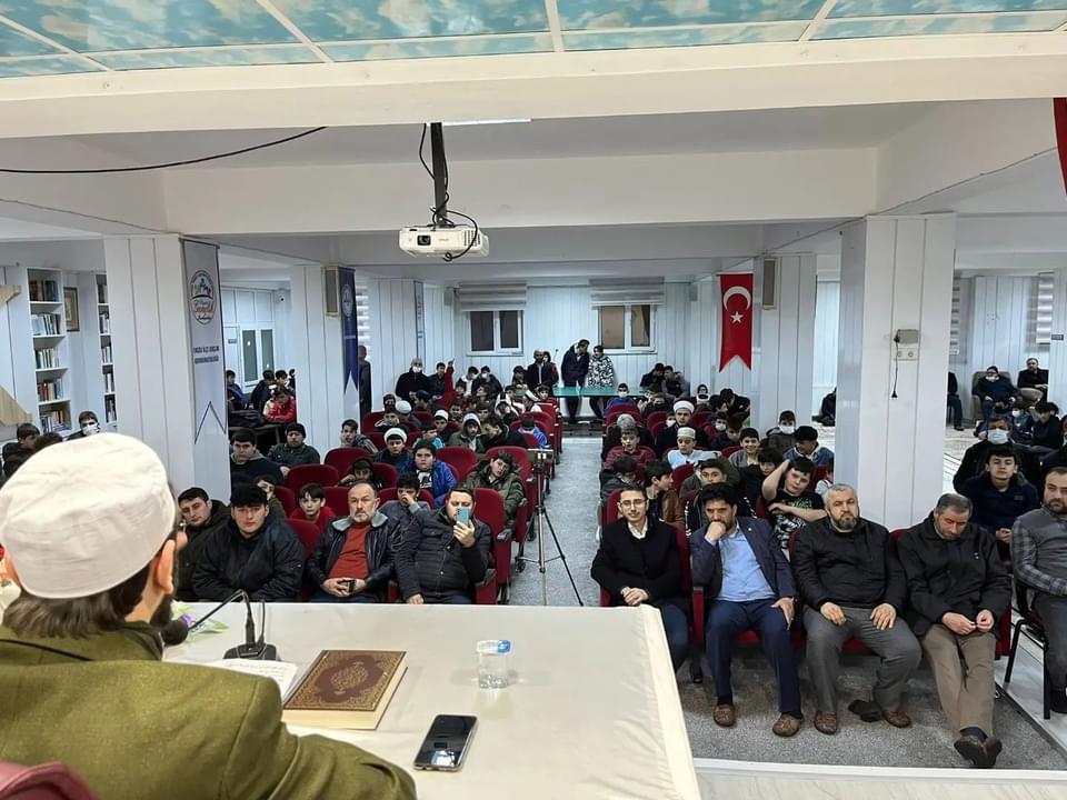 gencsakarya1's tweet photo. Ferizli'de 150 Ortaokul Öğrencisi ile bir araya gelmenin enerjisiyle durmak yok yola devam !
#GençDiyanetSakarya 
#GençDiyanetFerizli 
#GençDiyanet https://t.co/MEHWm5mml2