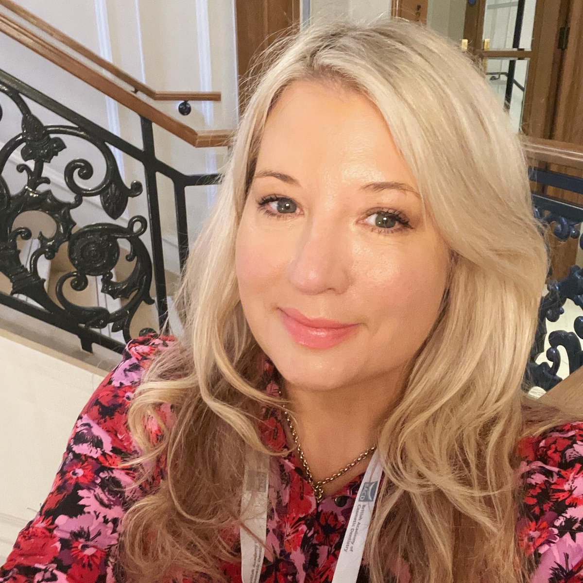 GaynorEngland's tweet image. Flowers flowers everywhere! Sooo happy to be back @CorinthiaLondon for an amazing event with @TheBACD #BACDFLD22 celebrating Female Leaders in Dentistry @abstract_news 
@mcqueensflowers 🌸🌸🌸