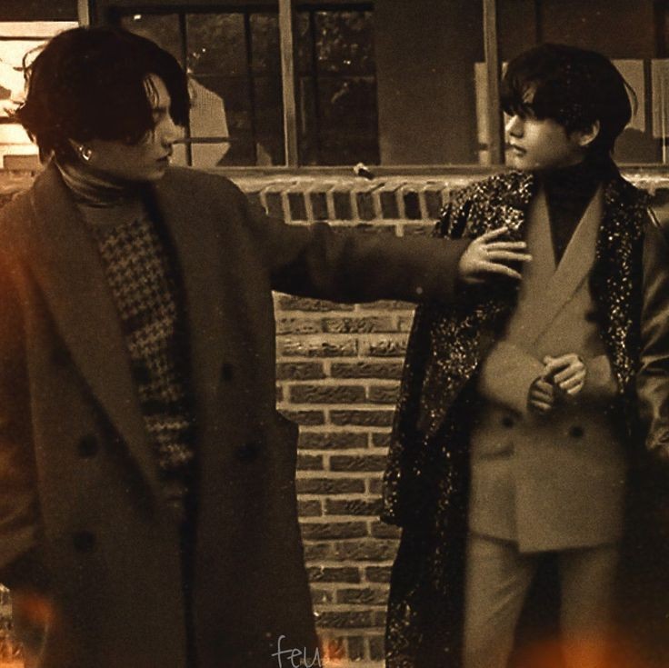 ๕ มีนาคม รัตนโกสินทร์ศก ๒๔๑

         "  เมื่อดวงใจมีรักมอบแด่ใครซักคน
         หมดทุกห้องหัวใจ ขอให้เธอมั่นใจรักจริง
        ฉันจะยอมมอบกายพักพิงแอบแนบอิงนิรันดร์"

#บันทึกของทินกร