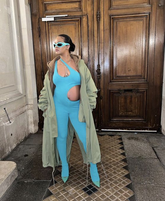 FNFYY04VgAAoZ5o?format=jpg&name=small