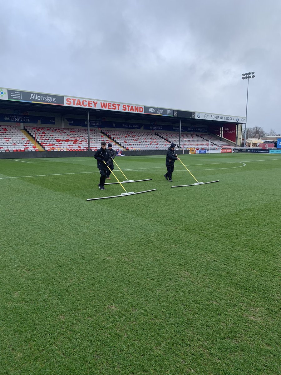 Craig_Housley9's tweet photo. #groundsweek first to arrive and very regularly last to leave on most occasions, fantastic Saturday set up for the game today V Sheffield Wednesday 🌱⚽️☀️🌧 https://t.co/6RjHG4YVyM