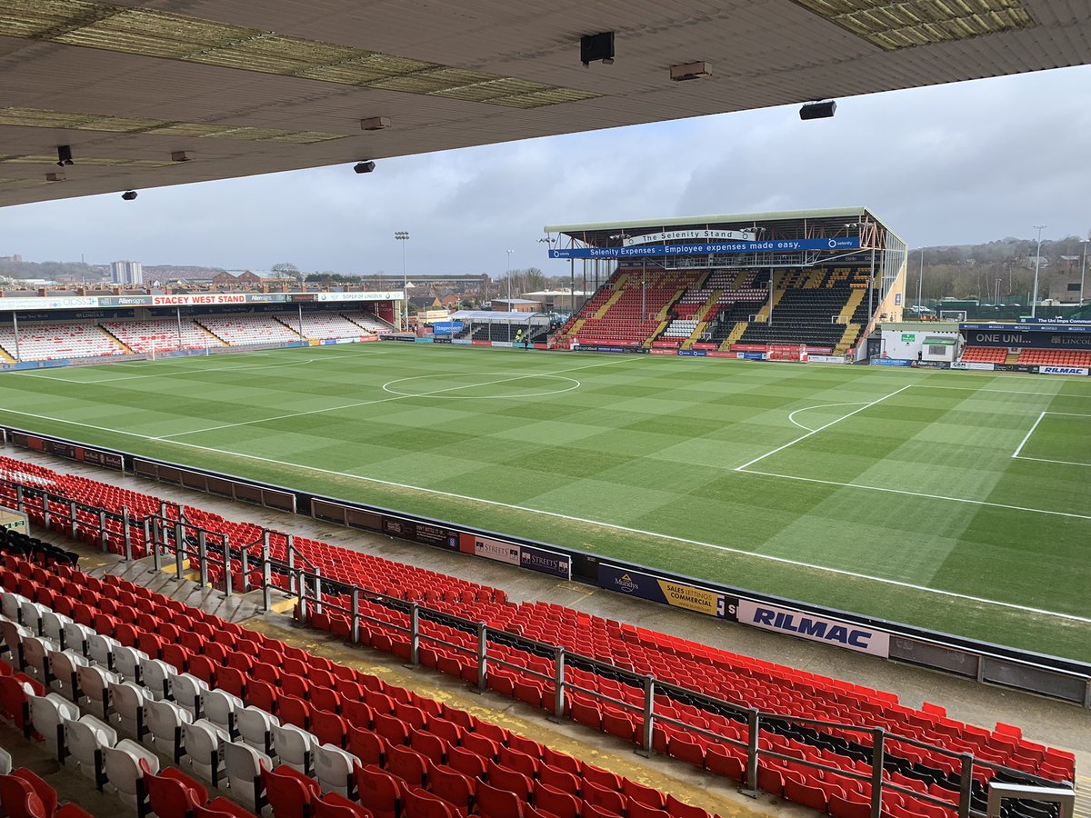 Craig_Housley9's tweet photo. #groundsweek first to arrive and very regularly last to leave on most occasions, fantastic Saturday set up for the game today V Sheffield Wednesday 🌱⚽️☀️🌧 https://t.co/6RjHG4YVyM