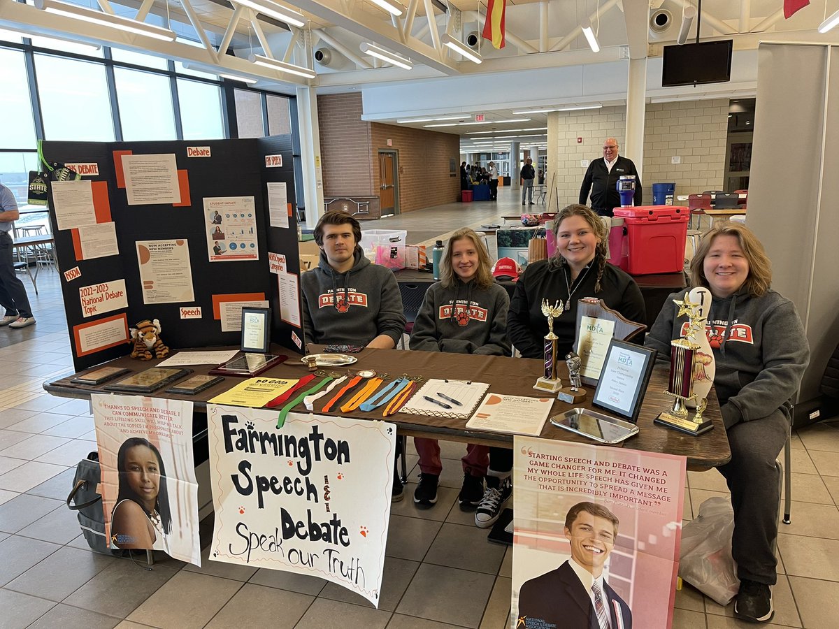 Spreading the speech and debate love at the Farmington Community Expo