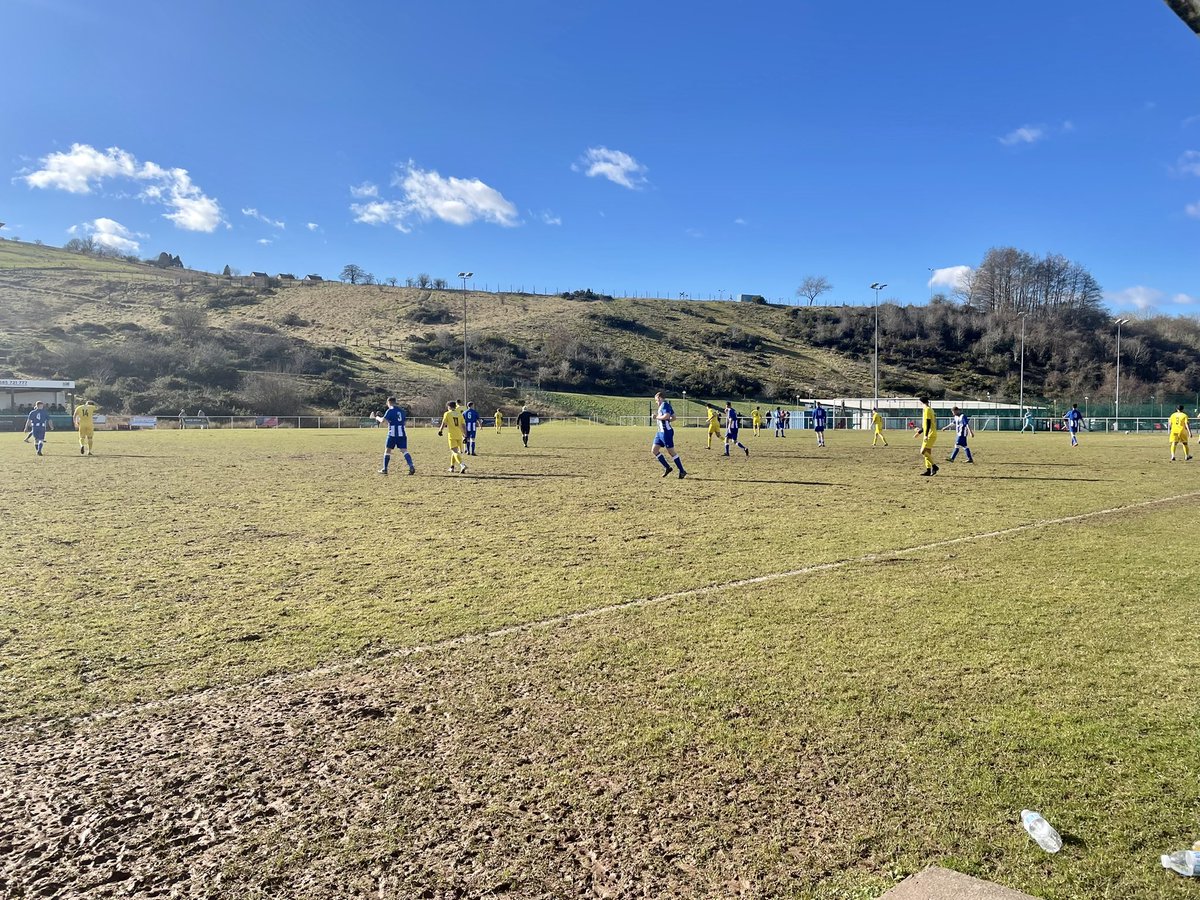 PontyUnitedM's tweet photo. Out at @TredegarTownFC watching our reserve team play #sunhelps another day, another game for the club to enjoy #oneclub https://t.co/fJsCWGOAtd