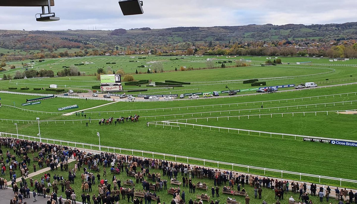 😍 If PUNCTUATION and BLACK POPPY both win at Newbury today  I'll give £50 CASH 💷 to one of you lucky people! 

To Enter: 👇 

1️⃣ RT this Tweet
2️⃣ Follow <a href="/racingblogger/">Stephen R Power</a> 

Instagram is where the funs at! 👇
instagram.com/racingblogger/

#Cheltenhamfestival 🏇