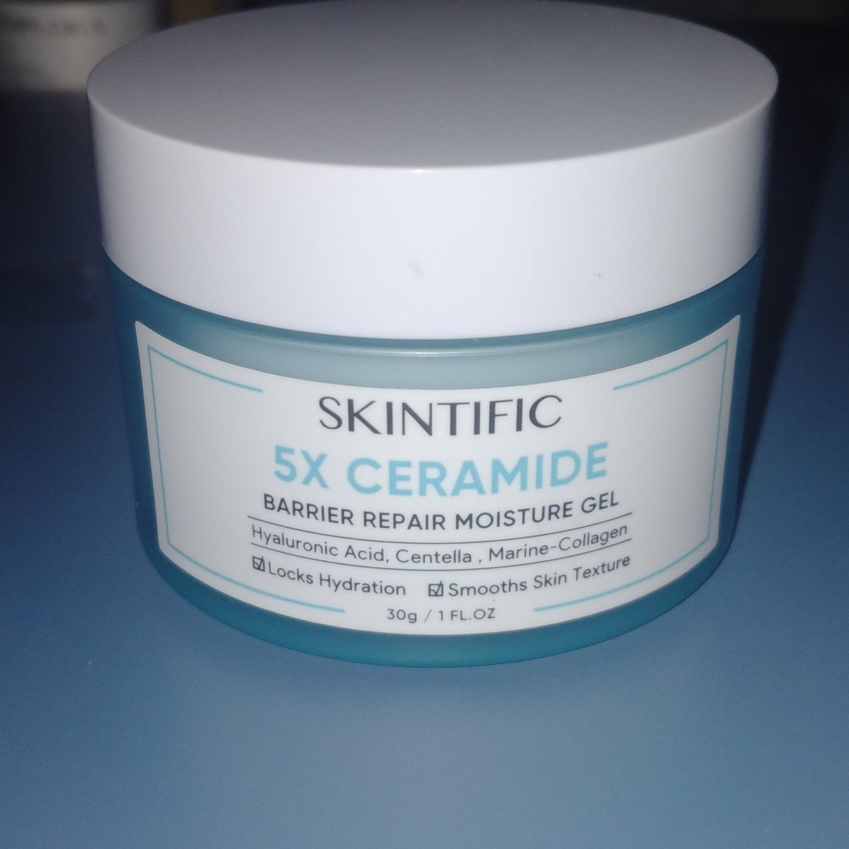 nathT_T's tweet photo. @ohmybeautybank inii pls dari sma nyari moisturizer buat oily acne skin susah bener, tiap nyoba moist jerawatan mulu sampe akhirnya ga pernah pake moist, eh masuk kuliah skin barrier rusak parah :( akhirnya trial error moistku berenti di dia karna benerin skin barrier banget + oily skin friendly https://t.co/XquTrmIhlD