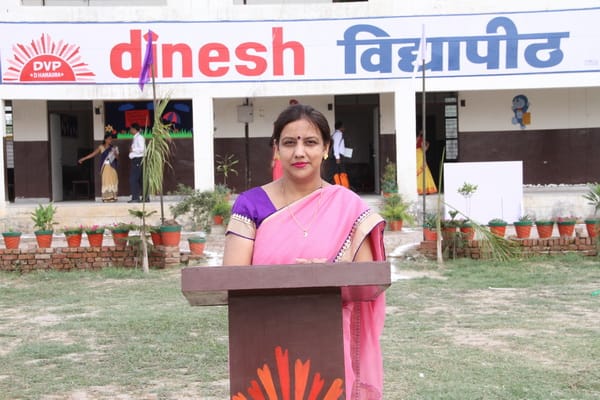 DmHapur's tweet photo. ग्राम धनौरा स्थित दिनेश विद्यापीठ की प्रधानाचार्या व संचालिका श्रीमती आकांक्षा त्यागी जी महिला शक्ति व जागरूकता का एक बेहतरीन उदाहरण है। इनका जन्म मेरठ में हुआ। इनकी पू��्ण शिक्षा परास्नातक (अंग्रेजी), M.Phil (गोल्ड मेडलिस्ट) Ph.D (अंग्रेजी) से हैं 
#BreakTheBias @UPMahilaKalyan https://t.co/BcX32Nsiuc