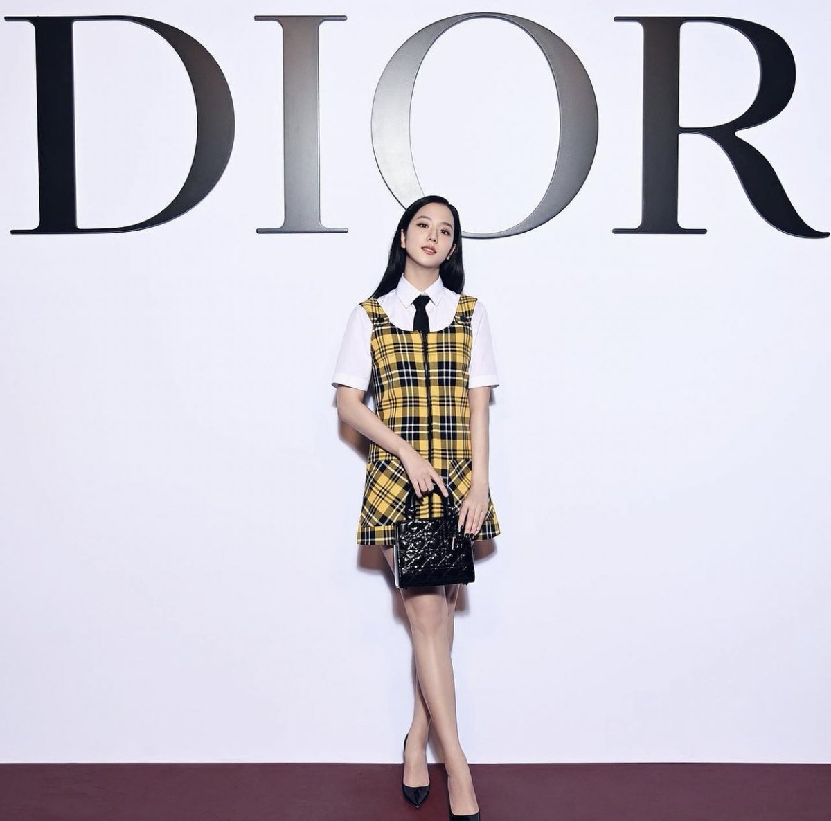 PopBase's tweet photo. According to Launchmetrics, BLACKPINK‘s Jisoo has helped leverage over $10.9 million in MIV for Dior (up 55% from last year). https://t.co/EPQW0THHTE