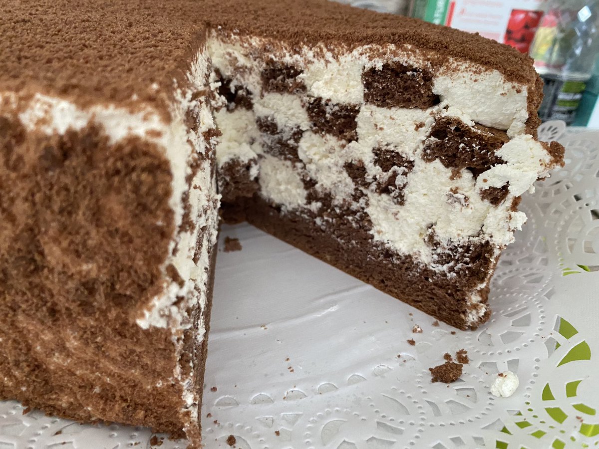 istvan_1991's tweet photo. Mum taught me how to make a “Chess table” cake
#cake #baking #chess #mumshelp #bakingtogether #mumssupport https://t.co/E4mSfBzn2b
