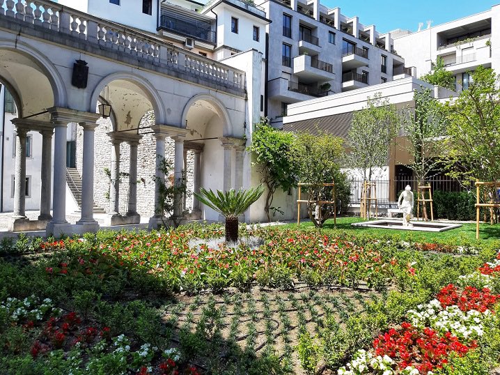 MuDeFri's tweet photo. Il grande giorno è arrivato! Vi aspettiamo alle 16:00 presso la corte di Palazzo Morpurgo per l’inaugurazione di #udinedesignweek 📅 #art #design #mudefri #turismofvg #udine #tourism #architecture https://t.co/QGU3jI3TJj