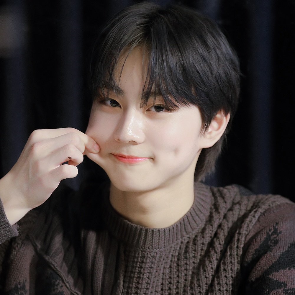 icryforwonie's tweet photo. To my lovely @softiewonie_ 🌺

I am soo sorry for the late greeting i was so ia today :(( Anyways i love u soo much my dearest coco or chloe, i really do i am so lucky to have you as my best friend. Hope you will enjoyed ur special day love ☺♥♥ https://t.co/oFRtEC4Nen